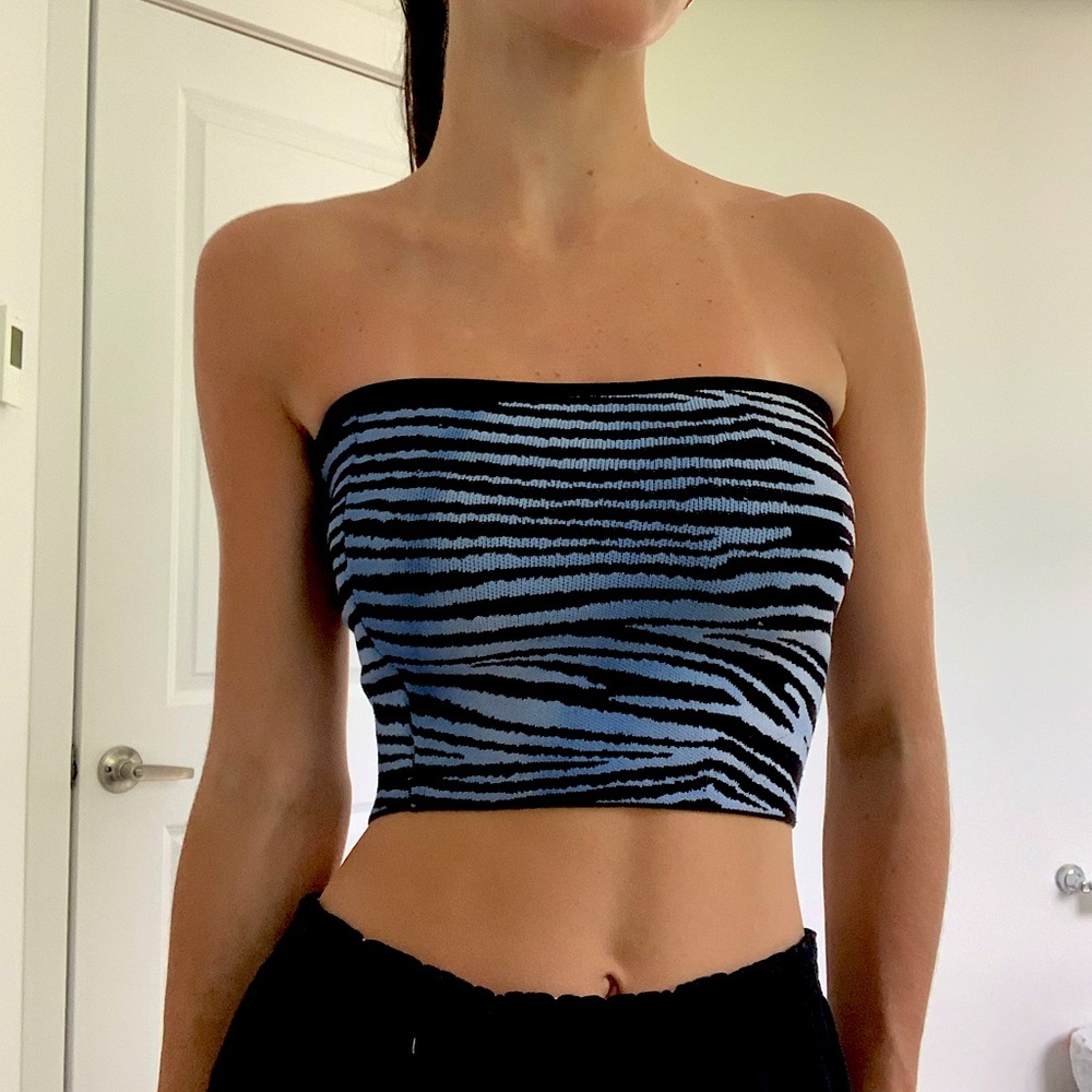 BABATON ESSEMBA Top